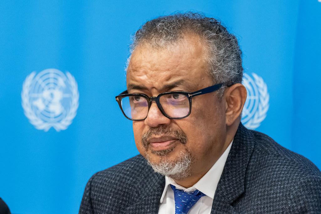 El director de la OMS, Tedros Adhanom Ghebreyesus, responde a las preguntas de los periodistas en una rueda de prensa.